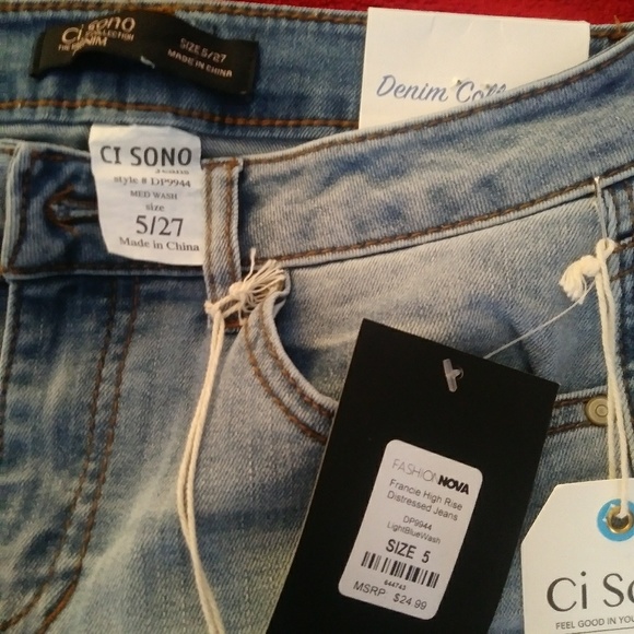 Fashion Nova Skinny Jeans - Picture 8 of 8